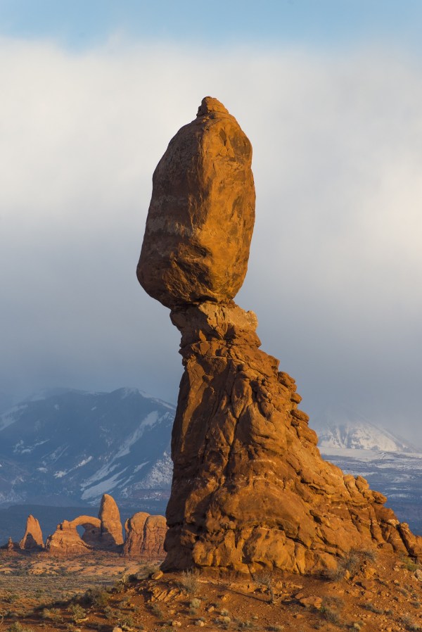 balanced-rock-1659945_1920